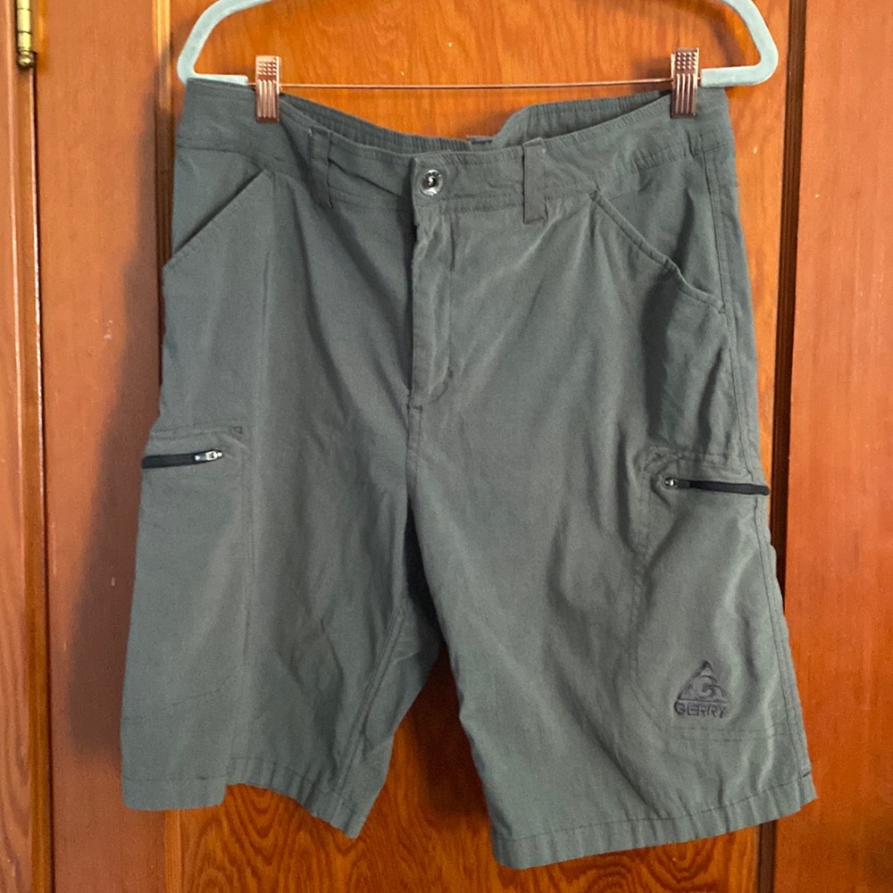 💜💜 Men’s Cargo Shorts  by Gerry Size 38